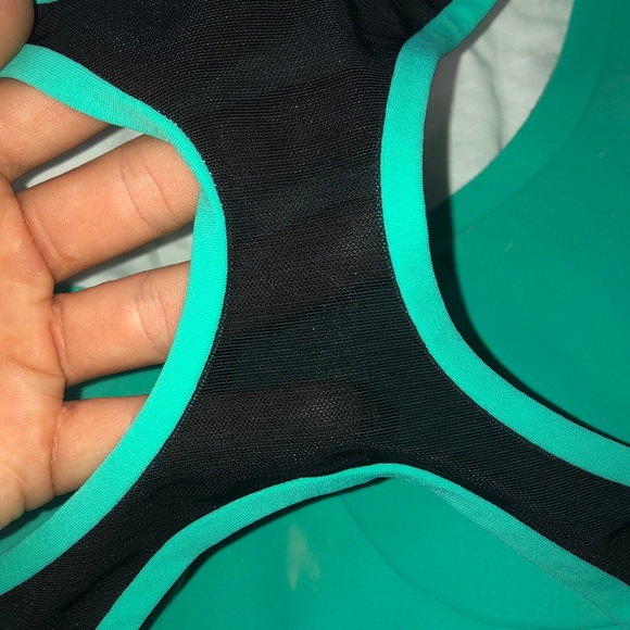 Lululemon sports bra - Picture 5 of 6